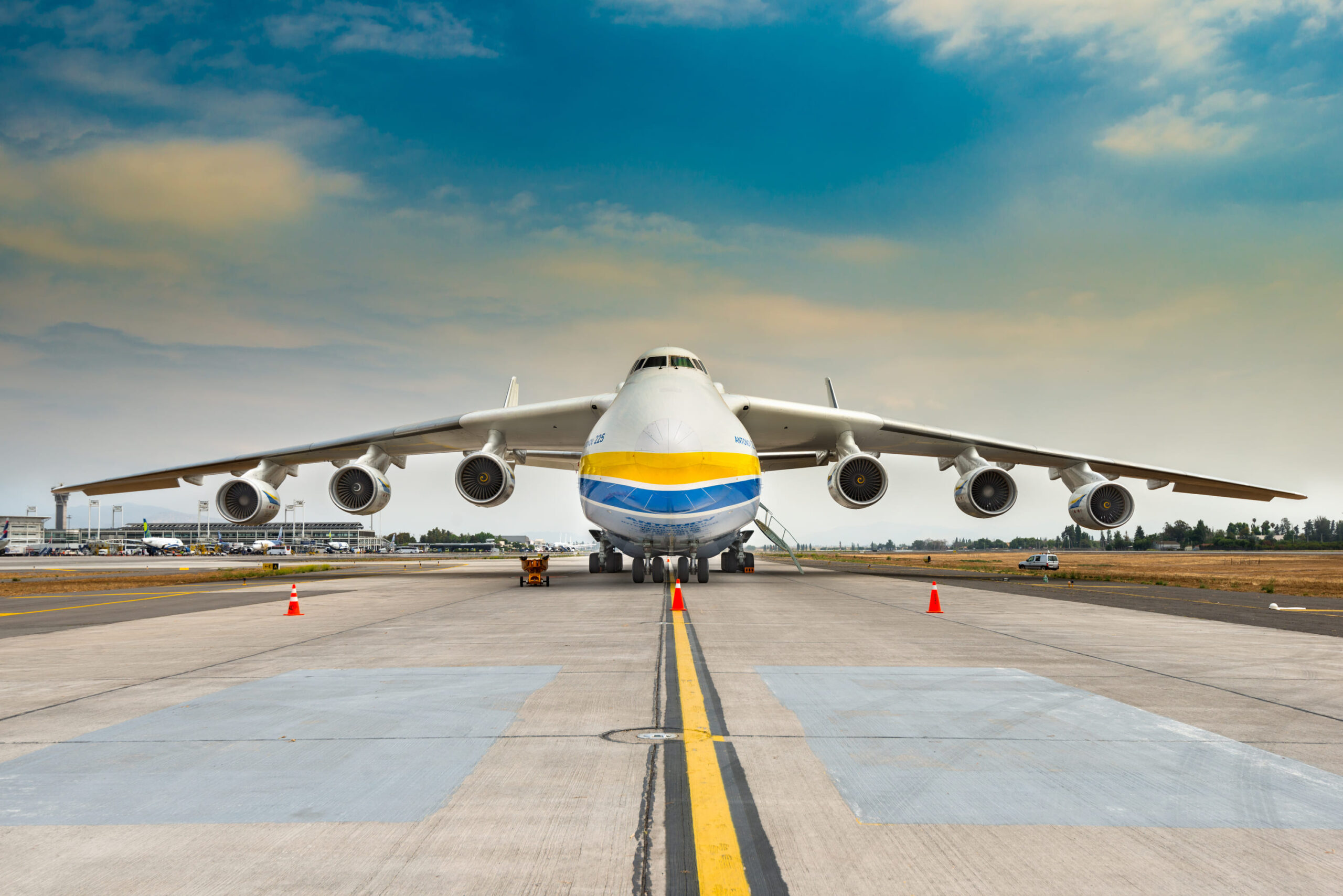 Розпочати відновлення та забезпечити сталий розвиток української авіації, яка постраждала від російського вторгнення.​